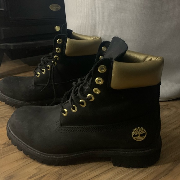 MENS TIMBERLANDS - Picture 1 of 2